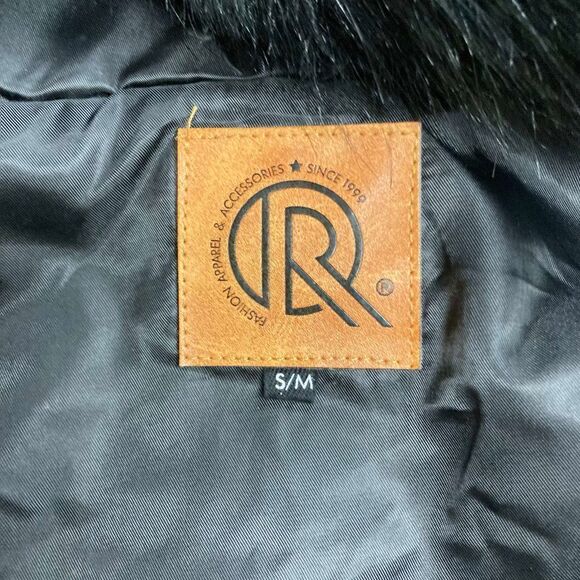 ORIGINAL USA B2B Faux Fur Hooded Vest Size Small/Medium Black‎ New Without Tags - Picture 8 of 8